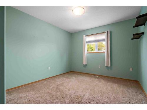 20 Stanfield Way Se, Medicine Hat, AB - Indoor Photo Showing Other Room