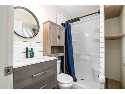 20 Stanfield Way Se, Medicine Hat, AB - Indoor Photo Showing Bathroom