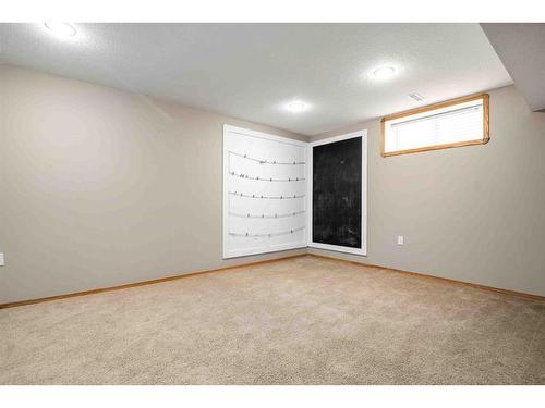 20 Stanfield Way Se, Medicine Hat, AB - Indoor Photo Showing Other Room