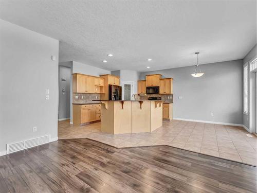 136 Sierra Drive Sw, Medicine Hat, AB - Indoor Photo Showing Kitchen