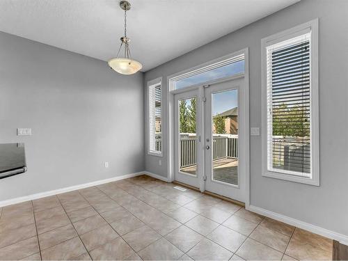 136 Sierra Drive Sw, Medicine Hat, AB - Indoor Photo Showing Other Room