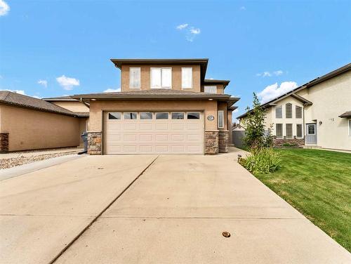 136 Sierra Drive Sw, Medicine Hat, AB - Outdoor