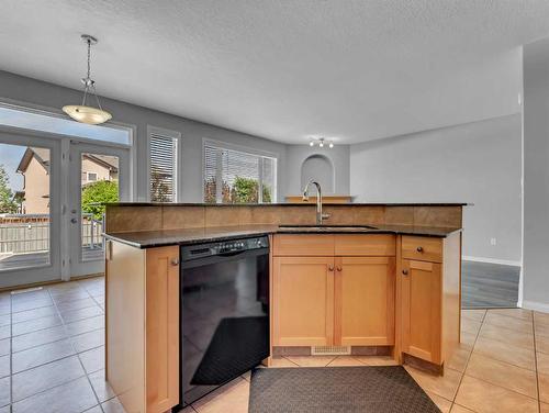 136 Sierra Drive Sw, Medicine Hat, AB - Indoor Photo Showing Kitchen