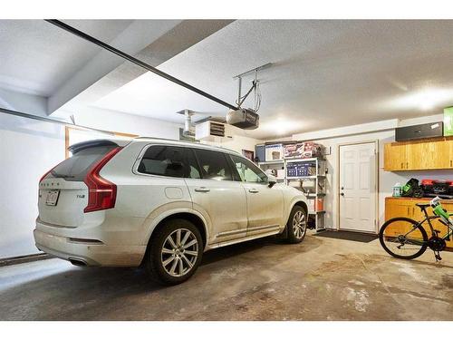 513 Vista Drive Se, Medicine Hat, AB - Indoor Photo Showing Garage