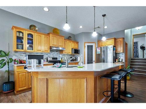 513 Vista Drive Se, Medicine Hat, AB - Indoor Photo Showing Kitchen