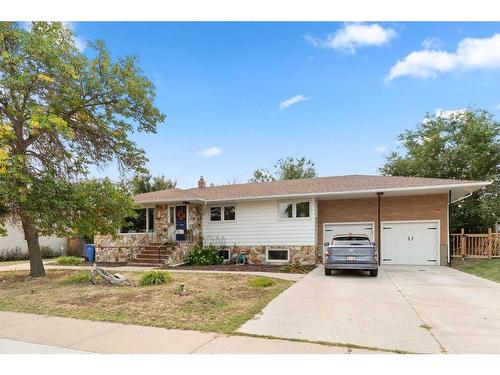 333 Prospect Drive Sw, Medicine Hat, AB - Outdoor With Facade