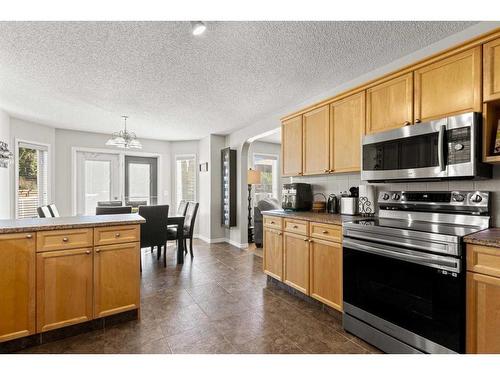 1223 115 Street Sw, Edmonton, AB - Indoor Photo Showing Kitchen