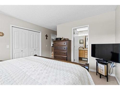 1223 115 Street Sw, Edmonton, AB - Indoor Photo Showing Bedroom