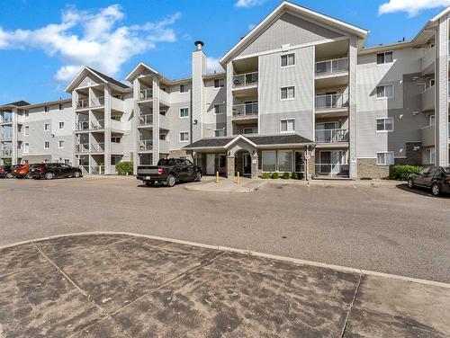 416-1648 Saamis Drive Nw, Medicine Hat, AB - Outdoor With Facade