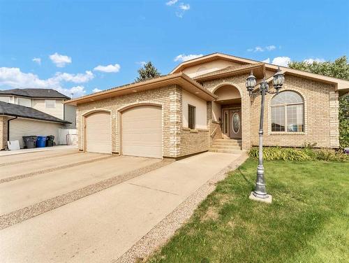 41 Stein Close Se, Medicine Hat, AB - Outdoor