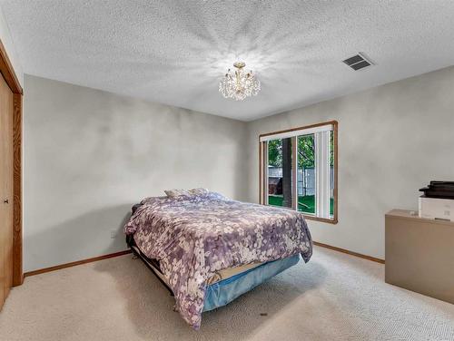 41 Stein Close Se, Medicine Hat, AB - Indoor Photo Showing Bedroom