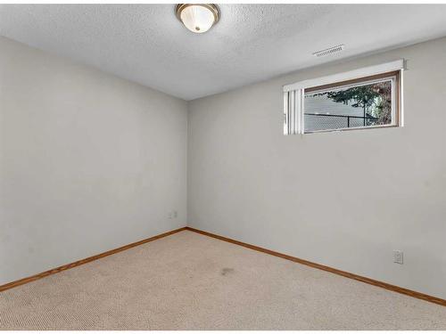 41 Stein Close Se, Medicine Hat, AB - Indoor Photo Showing Other Room