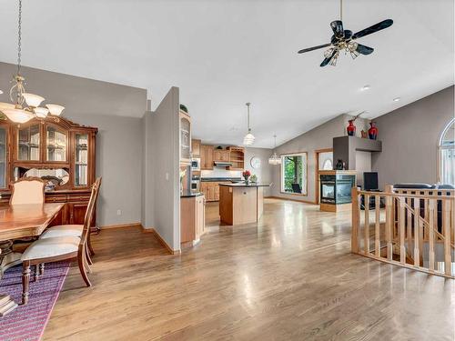 41 Stein Close Se, Medicine Hat, AB - Indoor Photo Showing Dining Room