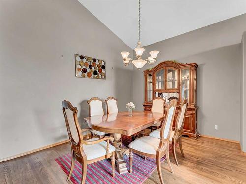 41 Stein Close Se, Medicine Hat, AB - Indoor Photo Showing Dining Room