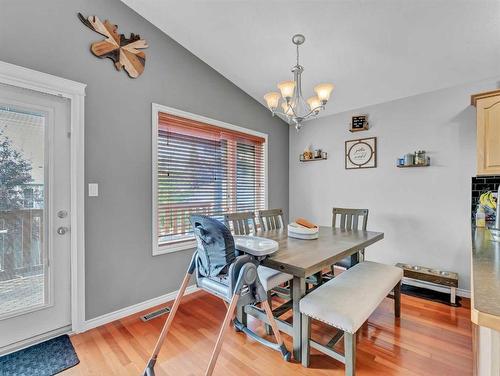 48 Vista Road Se, Medicine Hat, AB - Indoor Photo Showing Dining Room