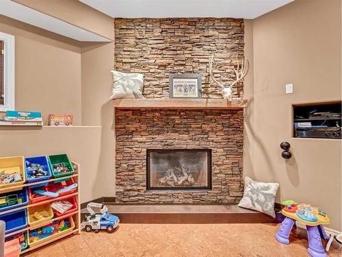 48 Vista Road Se, Medicine Hat, AB - Indoor Photo Showing Living Room With Fireplace