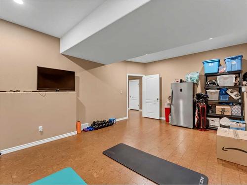 48 Vista Road Se, Medicine Hat, AB - Indoor Photo Showing Other Room