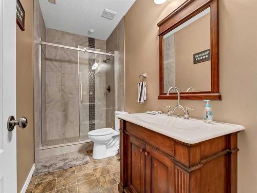 48 Vista Road Se, Medicine Hat, AB - Indoor Photo Showing Bathroom