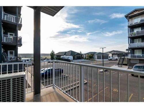 211-19 Terrace View Ne, Medicine Hat, AB - Outdoor With Balcony