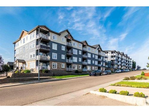 211-19 Terrace View Ne, Medicine Hat, AB - Outdoor With Balcony With Facade