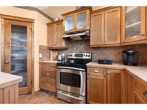 12 Vista Court Se, Medicine Hat, AB - Indoor Photo Showing Kitchen