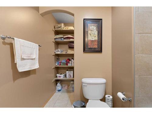 12 Vista Court Se, Medicine Hat, AB - Indoor Photo Showing Bathroom