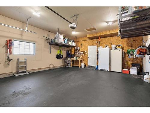 12 Vista Court Se, Medicine Hat, AB - Indoor Photo Showing Garage