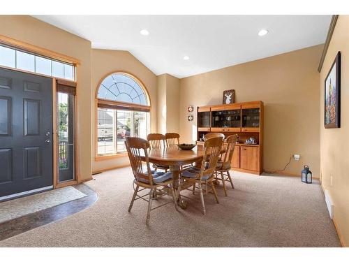 12 Vista Court Se, Medicine Hat, AB - Indoor Photo Showing Dining Room