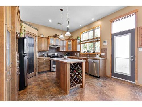 12 Vista Court Se, Medicine Hat, AB - Indoor Photo Showing Kitchen