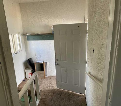 1061 Mill Street Se, Medicine Hat, AB - Indoor Photo Showing Other Room