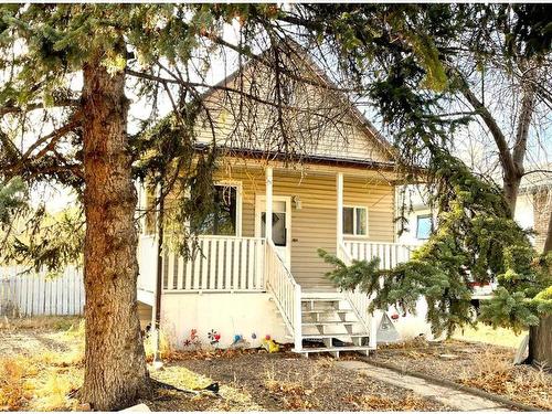 1061 Mill Street Se, Medicine Hat, AB - Outdoor