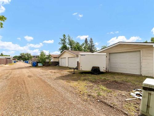 2915 Dunmore Road Se, Medicine Hat, AB - Outdoor With Exterior