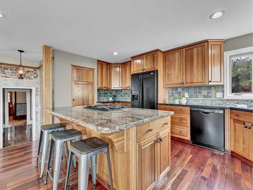 54 3 Street Sw, Medicine Hat, AB - Indoor Photo Showing Kitchen