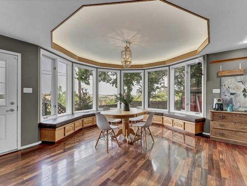 54 3 Street Sw, Medicine Hat, AB - Indoor Photo Showing Dining Room