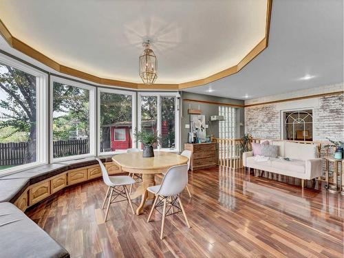 54 3 Street Sw, Medicine Hat, AB - Indoor Photo Showing Dining Room