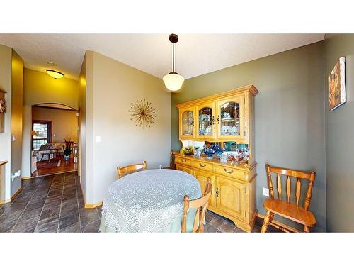 155 3 Street Ne, Medicine Hat, AB - Indoor Photo Showing Dining Room