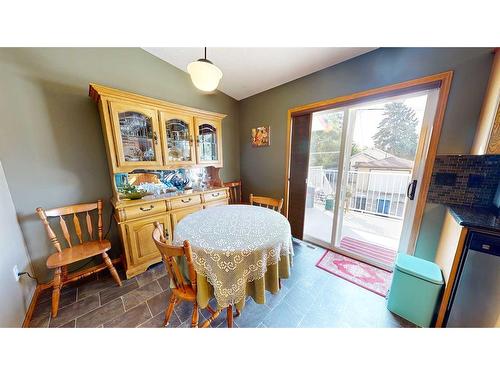 155 3 Street Ne, Medicine Hat, AB - Indoor Photo Showing Dining Room