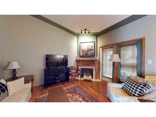 155 3 Street Ne, Medicine Hat, AB - Indoor With Fireplace