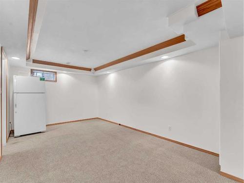 2569 24 Street Se, Medicine Hat, AB - Indoor Photo Showing Other Room