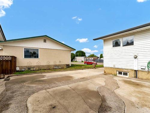 2569 24 Street Se, Medicine Hat, AB - Outdoor With Exterior