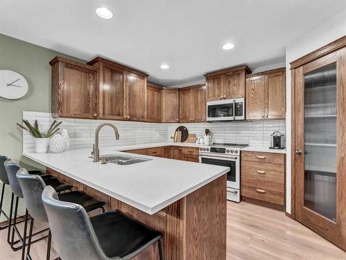 74 Terrace Court Ne, Medicine Hat, AB - Indoor Photo Showing Kitchen