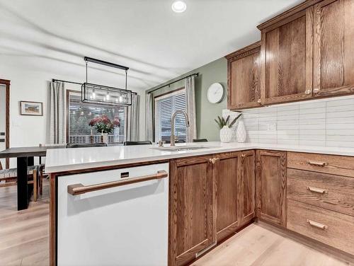 74 Terrace Court Ne, Medicine Hat, AB - Indoor Photo Showing Kitchen