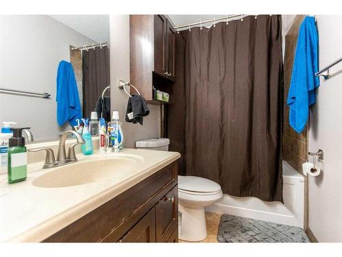 59 Ross Glen Crescent Se, Medicine Hat, AB - Indoor Photo Showing Bathroom