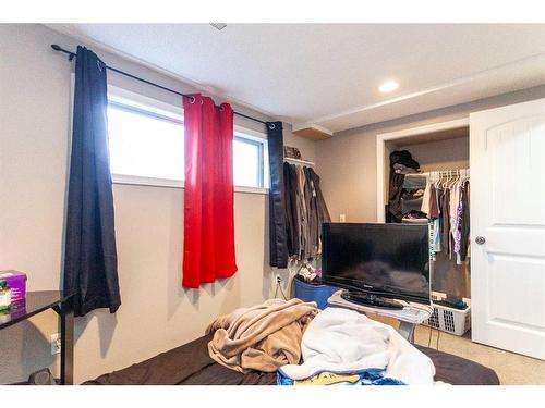 59 Ross Glen Crescent Se, Medicine Hat, AB - Indoor Photo Showing Other Room