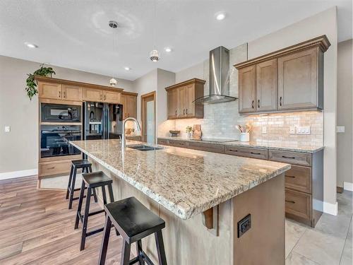 26 Palisades Lane Ne, Medicine Hat, AB - Indoor Photo Showing Kitchen With Double Sink With Upgraded Kitchen