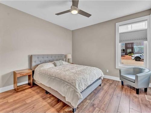 26 Palisades Lane Ne, Medicine Hat, AB - Indoor Photo Showing Bedroom