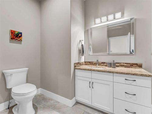 26 Palisades Lane Ne, Medicine Hat, AB - Indoor Photo Showing Bathroom