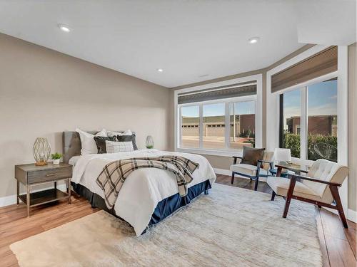 26 Palisades Lane Ne, Medicine Hat, AB - Indoor Photo Showing Bedroom