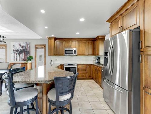 34 Cook Court Se, Medicine Hat, AB - Indoor Photo Showing Kitchen With Stainless Steel Kitchen