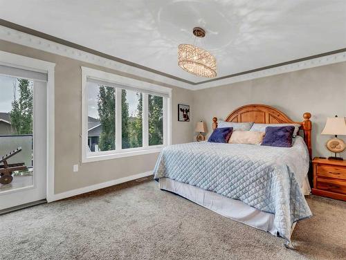 52 Hamptons Crescent Se, Medicine Hat, AB - Indoor Photo Showing Bedroom